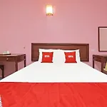 Super Oyo 90599 Villa De Rose