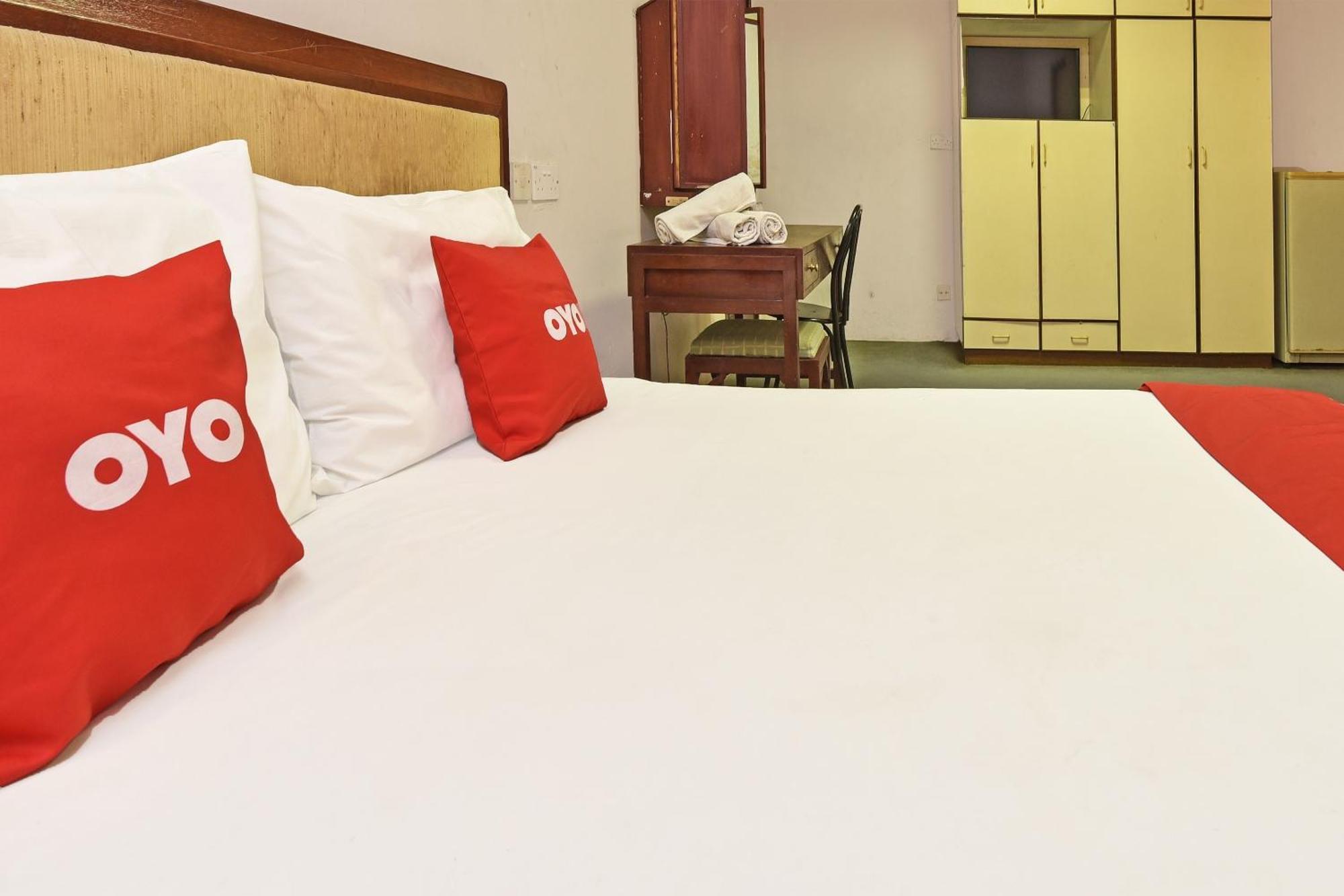 Super Oyo 90599 De Rose Hotel 2*